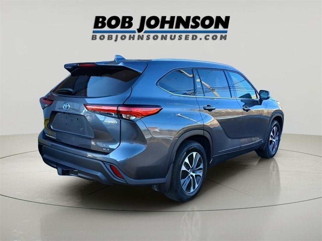 2022 Toyota Highlander Hybrid XLE