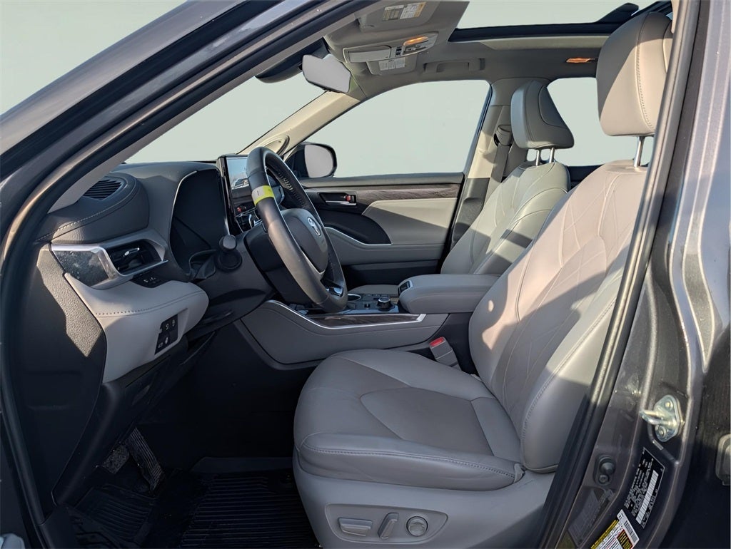 2023 Toyota Highlander Platinum