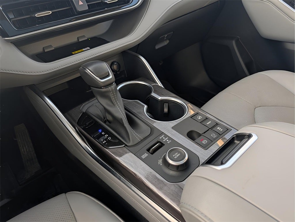 2023 Toyota Highlander Platinum