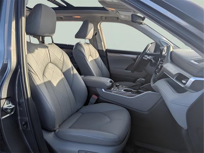 2023 Toyota Highlander Platinum