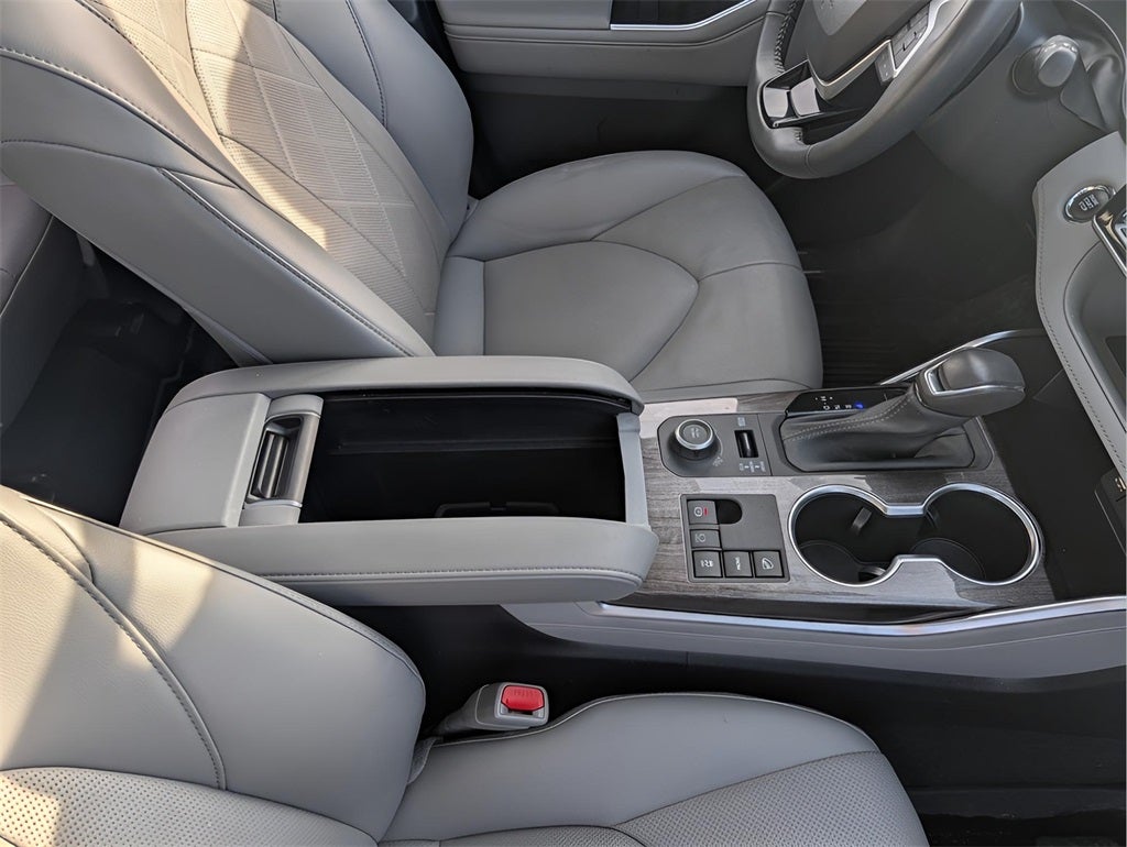 2023 Toyota Highlander Platinum