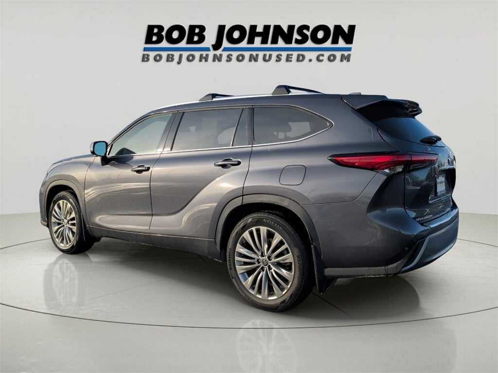 2023 Toyota Highlander Platinum