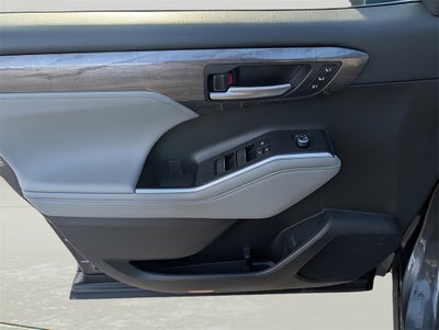 2023 Toyota Highlander Platinum