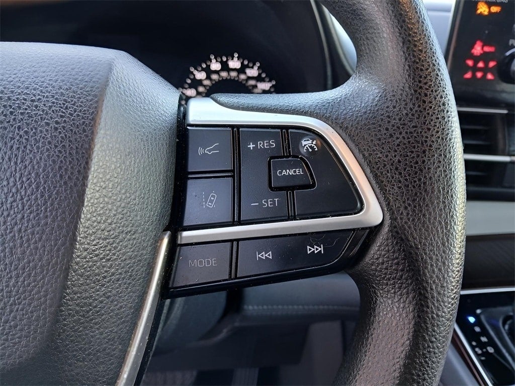 2021 Toyota Sienna LE 8 Passenger