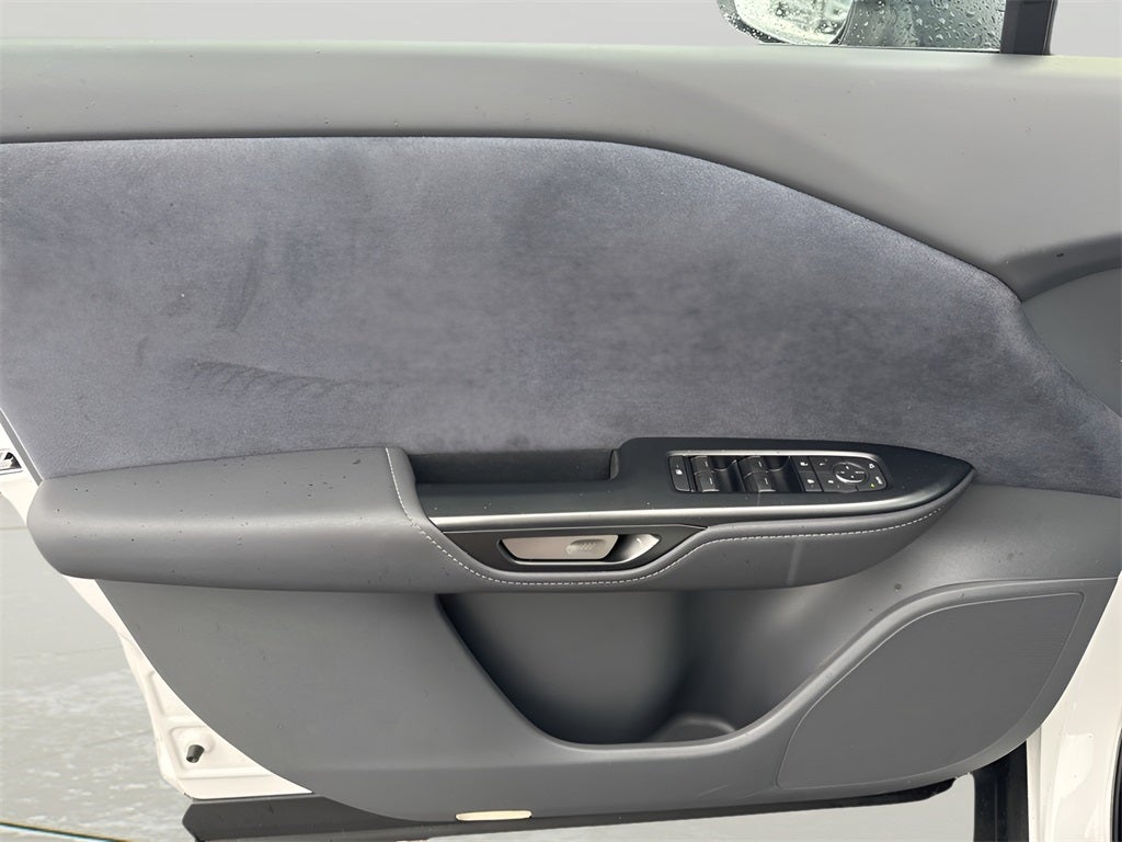 2023 Lexus RZ 450e Luxury