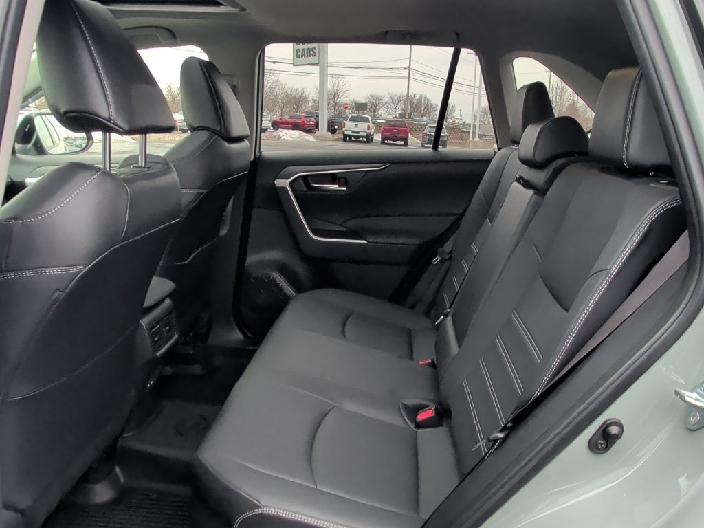 2022 Toyota RAV4 Hybrid XLE Premium