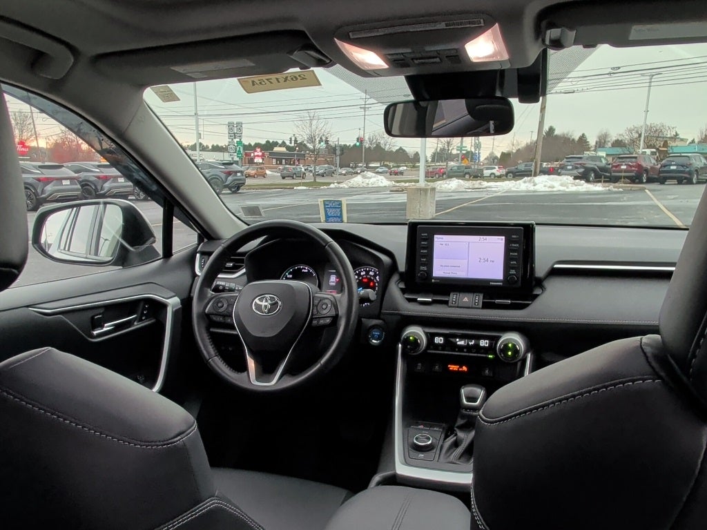 2022 Toyota RAV4 Hybrid XLE Premium