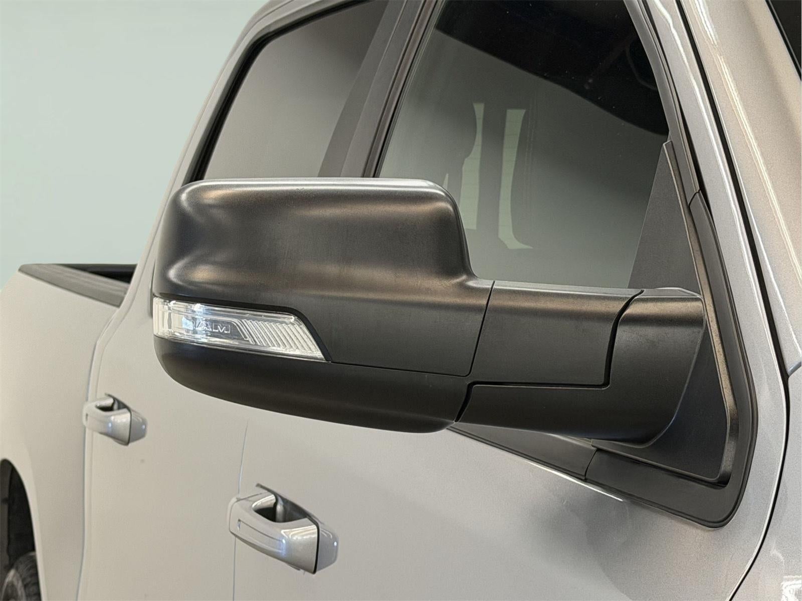 2022 RAM 1500 Big Horn Crew Cab 4x4 5'7" Box