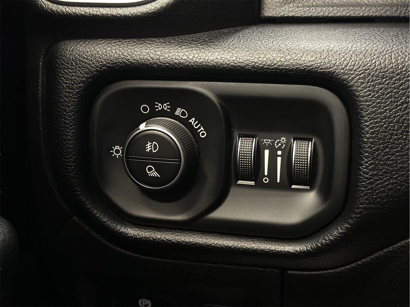 2019 RAM 1500 Big Horn/Lone Star Crew Cab 4x4 5'7" Box