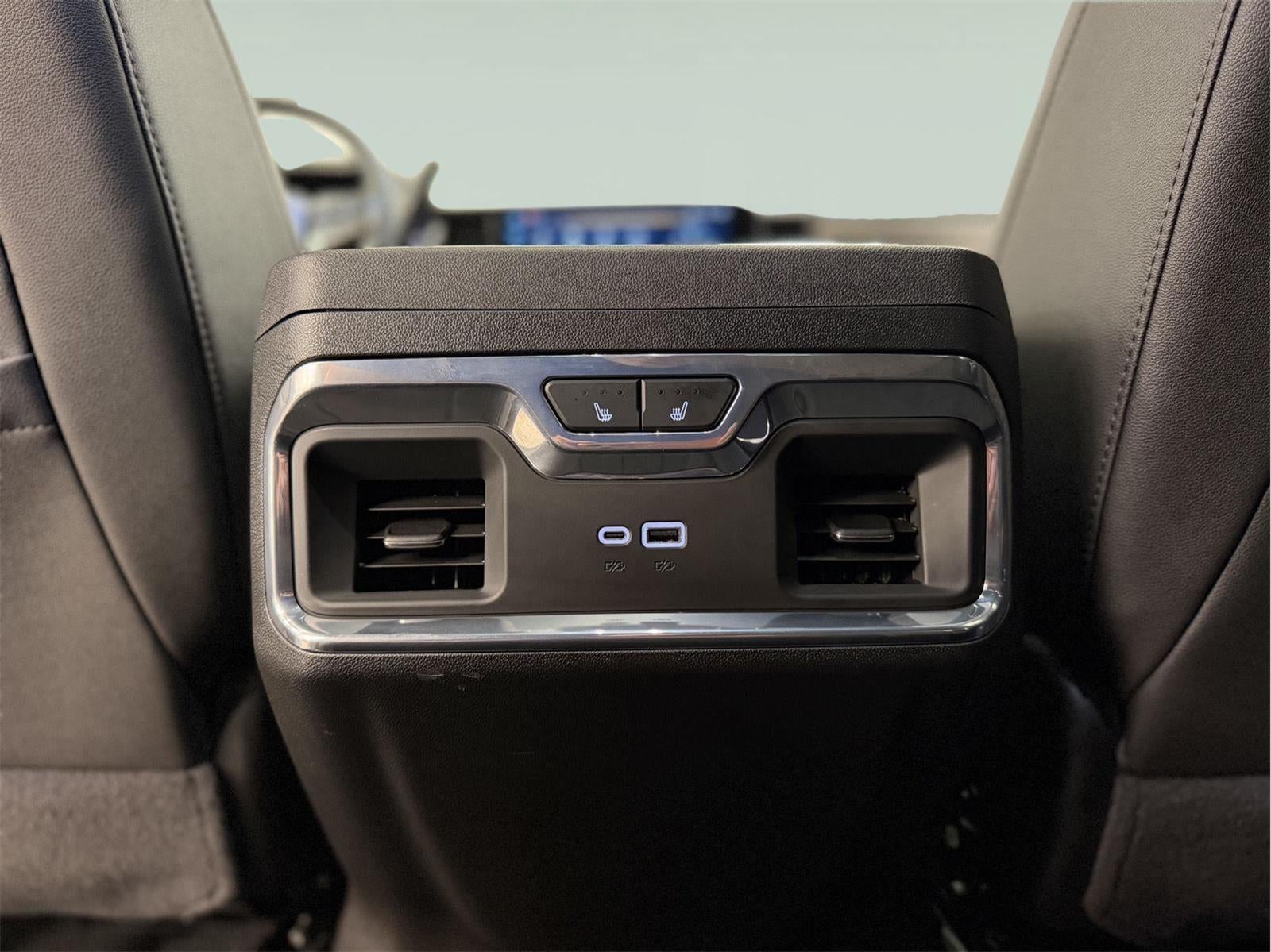2025 Chevrolet Silverado 2500HD High Country - Photo 34