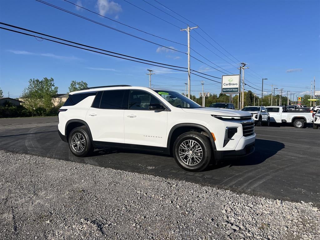 2025 Chevrolet Traverse LT
