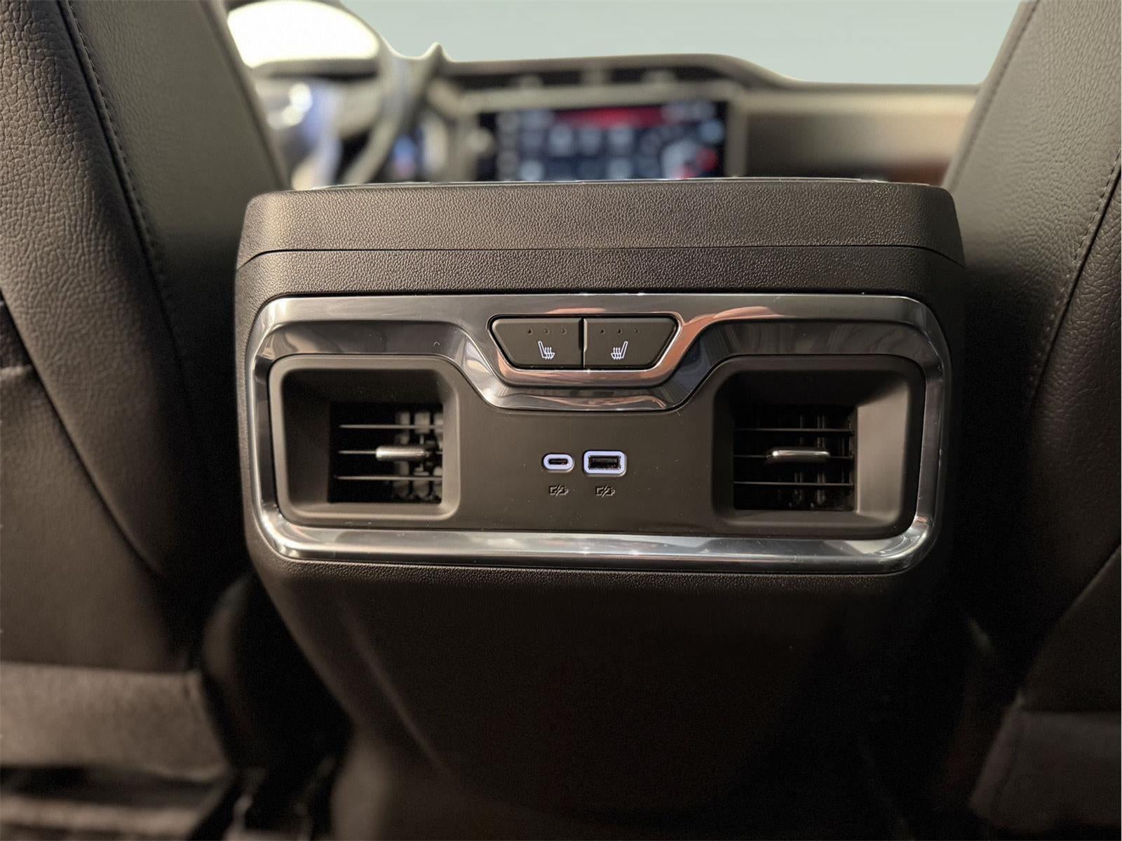 2025 GMC Sierra 3500 HD Denali