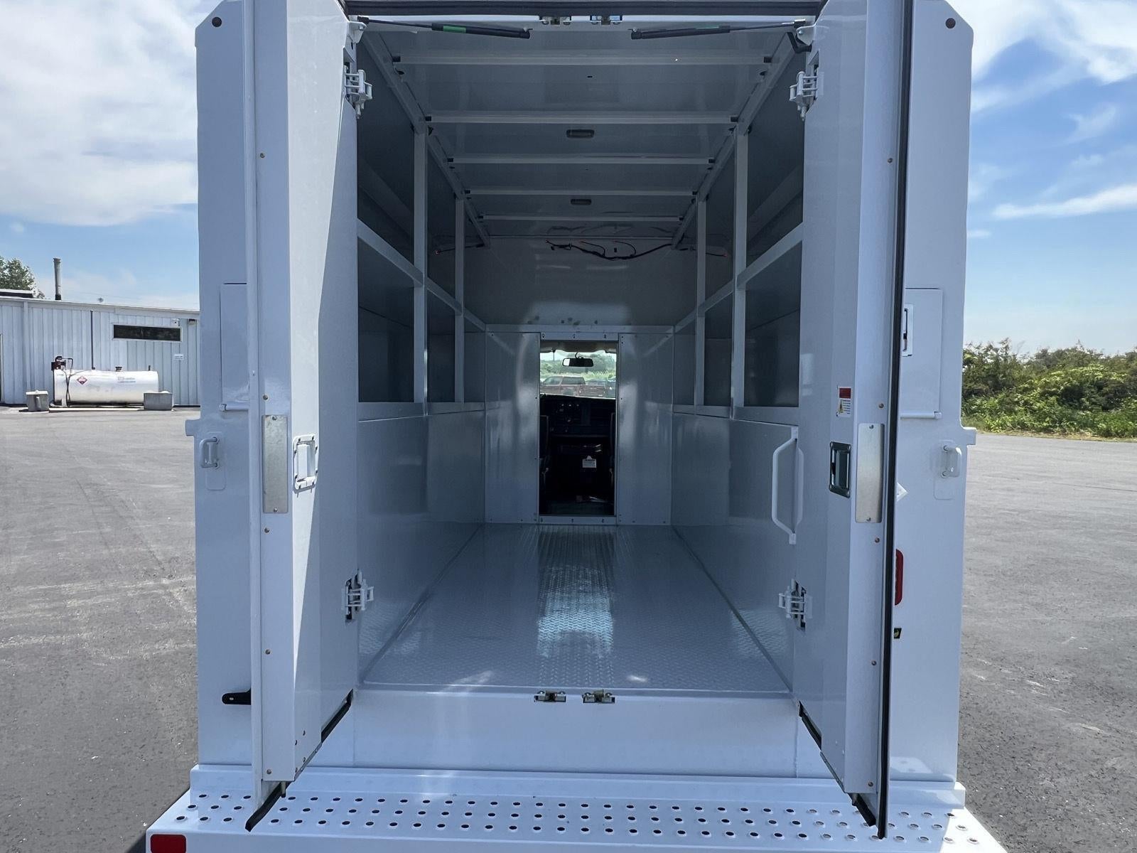 2026 Chevrolet Express Cutaway 3500 1WT