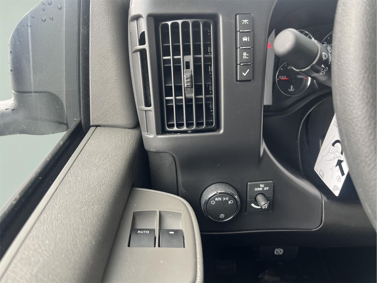 2026 Chevrolet Express Cutaway 3500 1WT