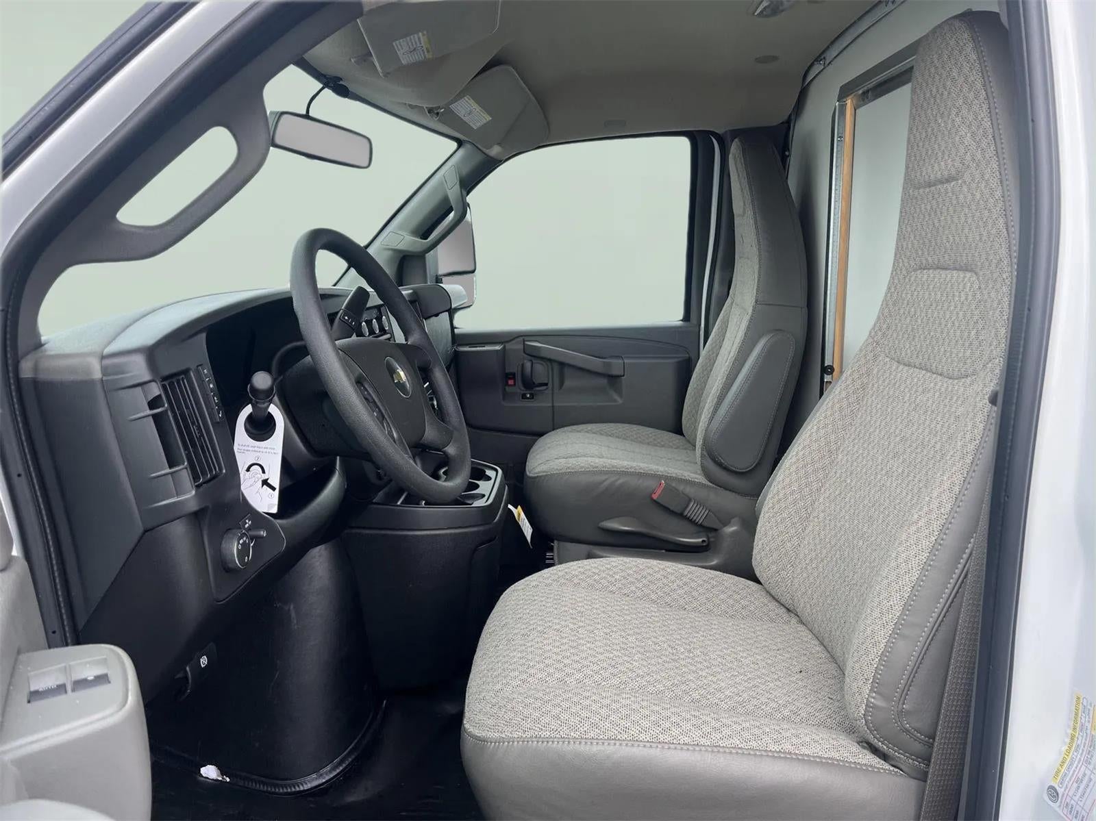 2026 Chevrolet Express Cutaway 3500 1WT