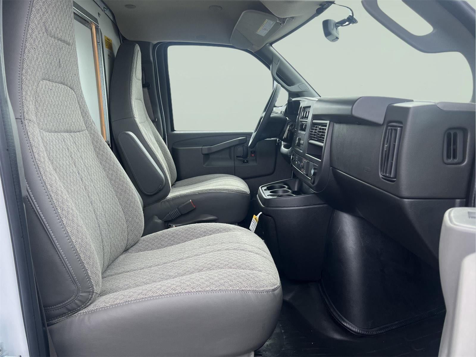 2026 Chevrolet Express Cutaway 3500 1WT