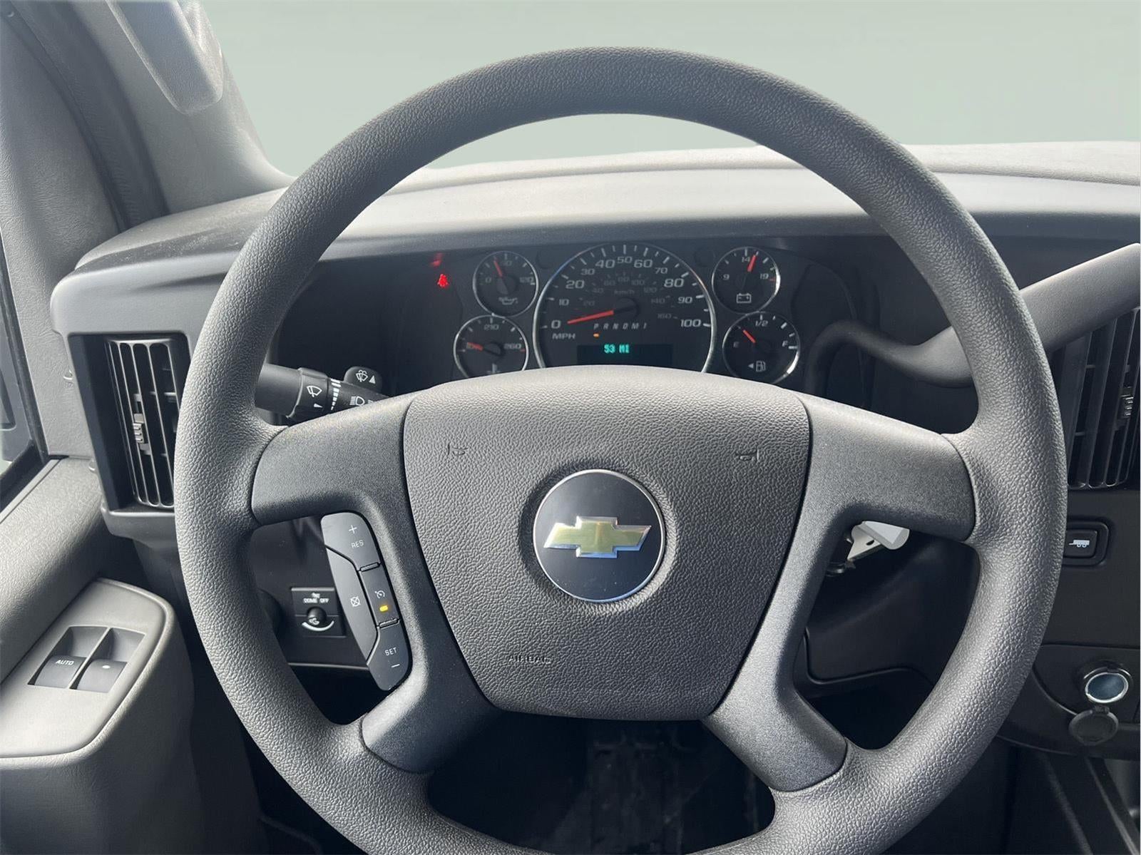 2026 Chevrolet Express Cutaway 3500 1WT