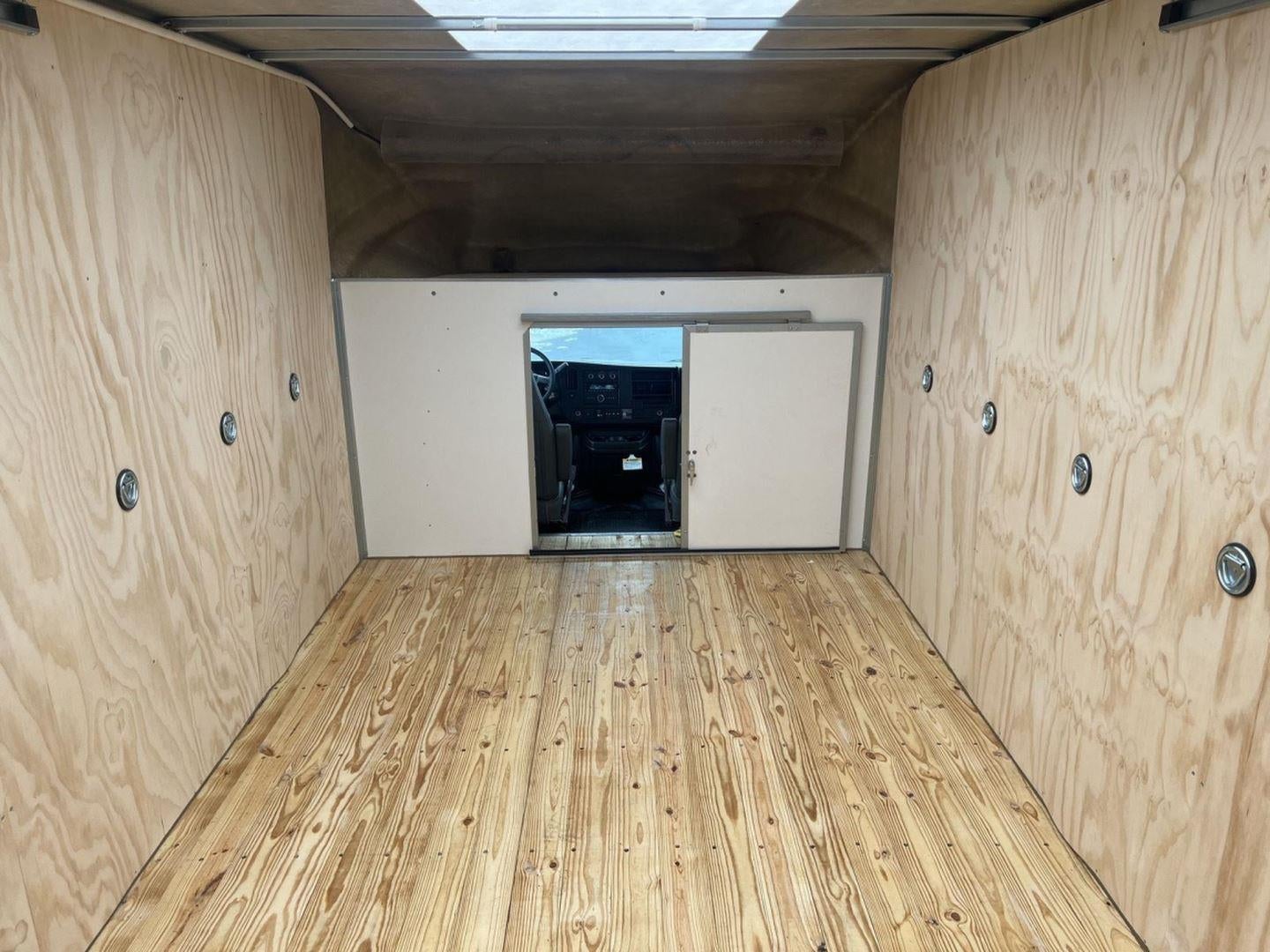 2026 Chevrolet Express Cutaway 3500 1WT