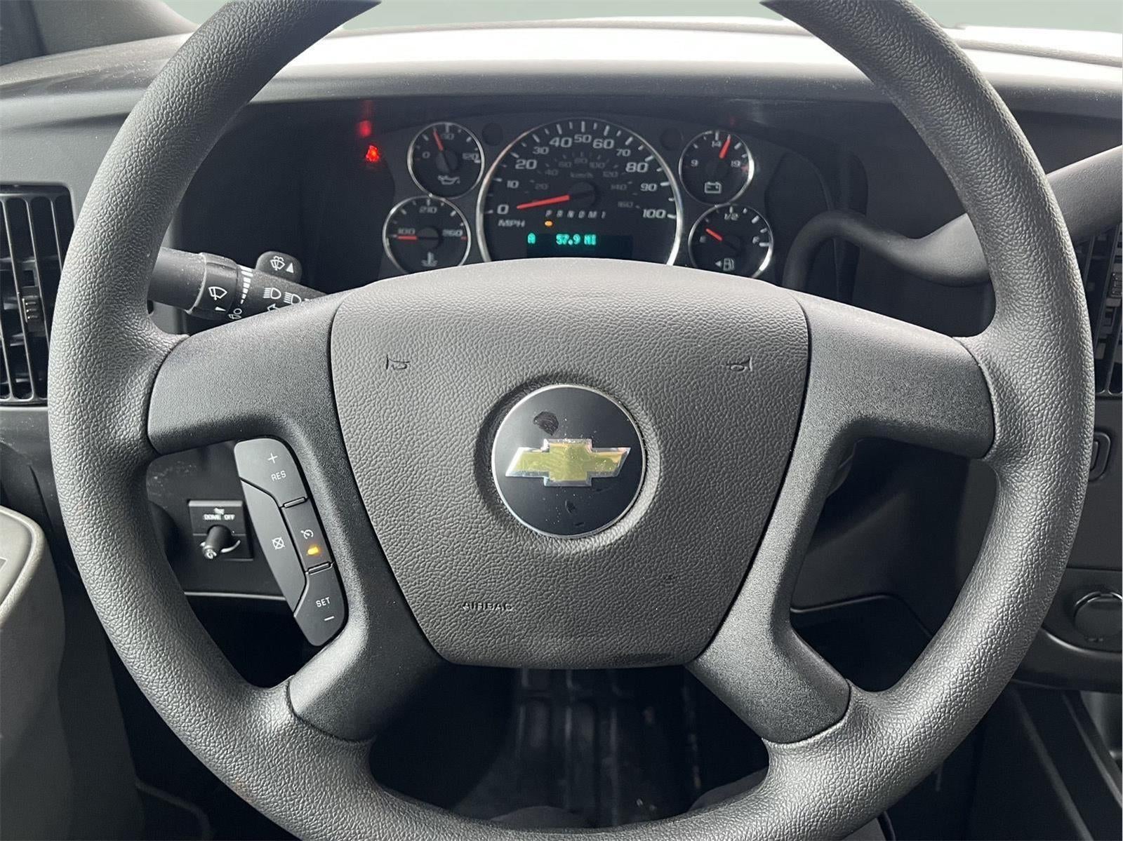 2025 Chevrolet Express Cutaway 3500 1WT