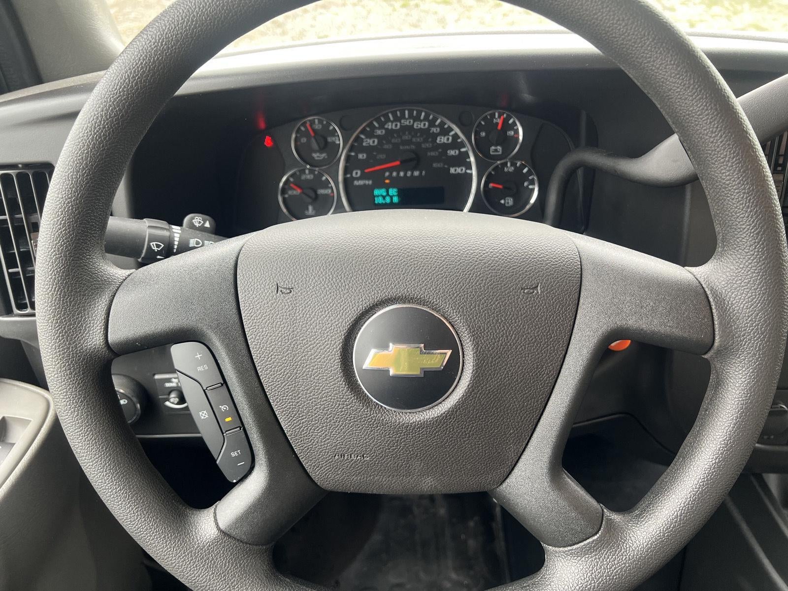 2026 Chevrolet Express Cutaway 3500 1WT