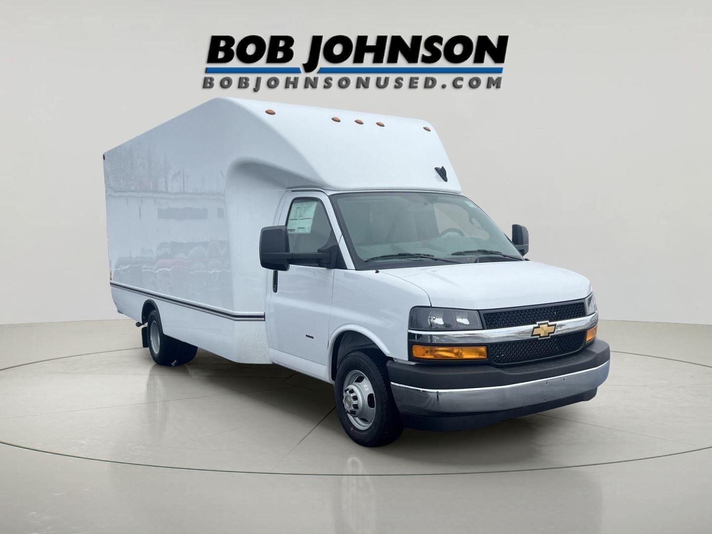 2026 Chevrolet Express Cutaway 3500 1WT