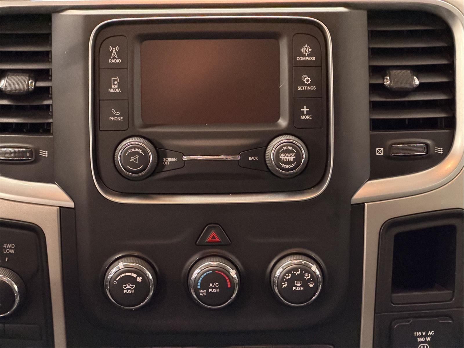 2017 RAM 2500 SLT Crew Cab 4x4 6'4" Box