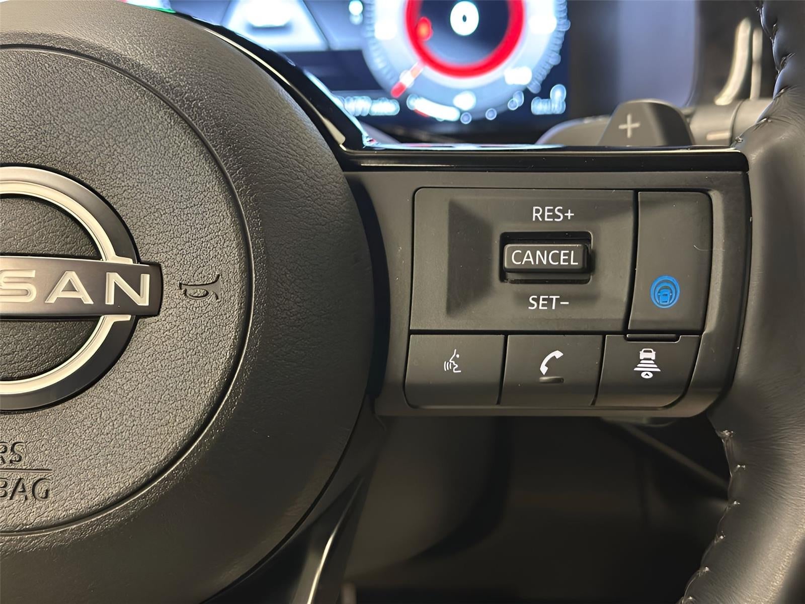 2024 Nissan Pathfinder Platinum 4WD