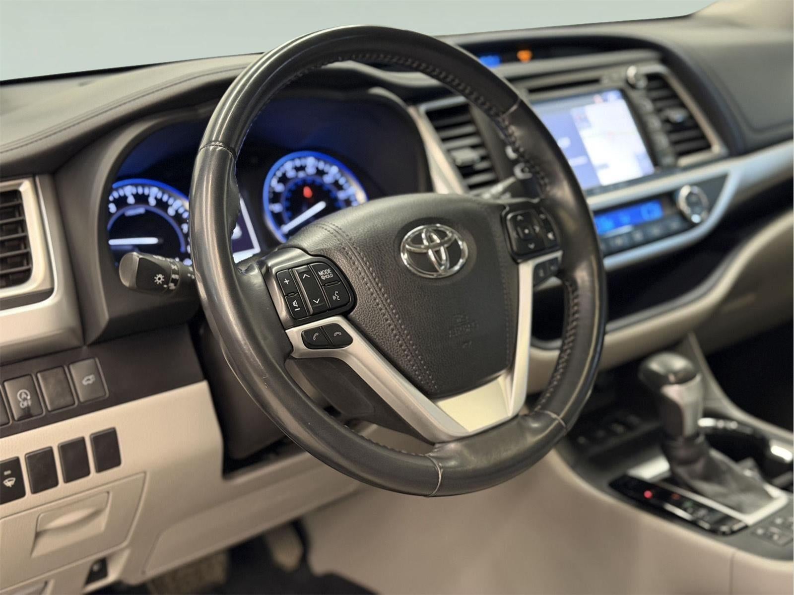 2019 Toyota Highlander SE
