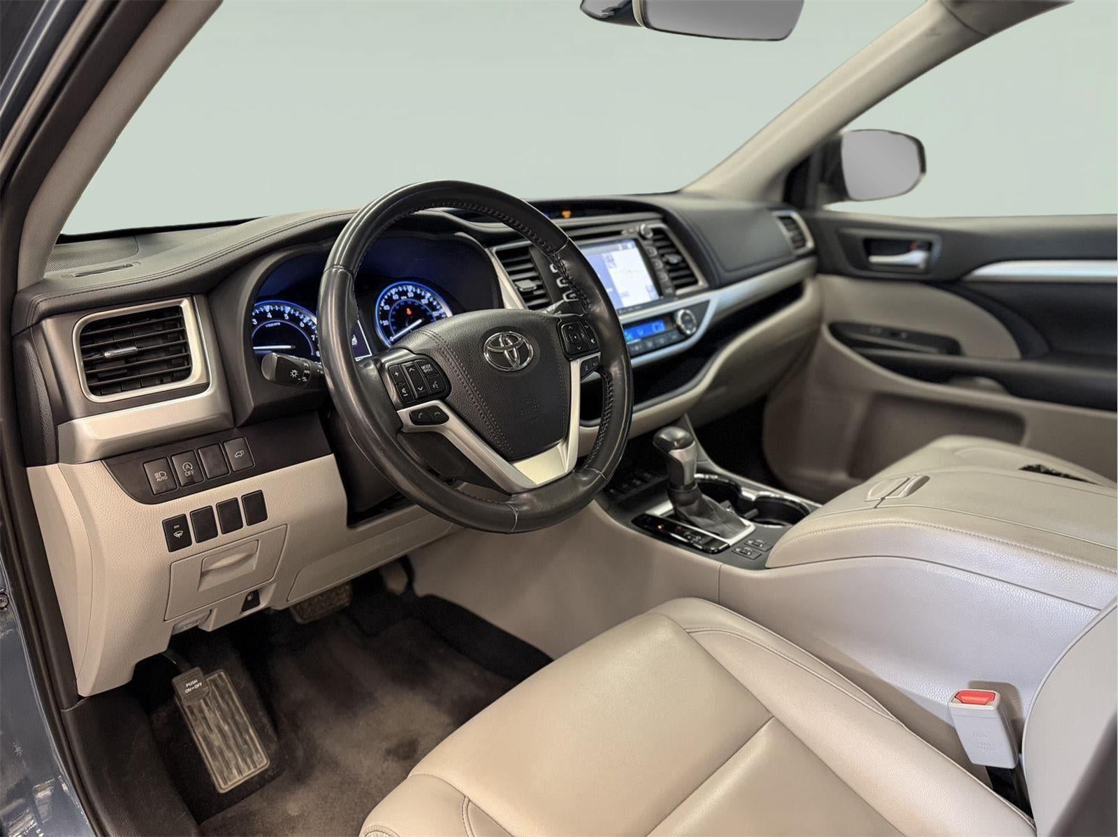 2019 Toyota Highlander SE