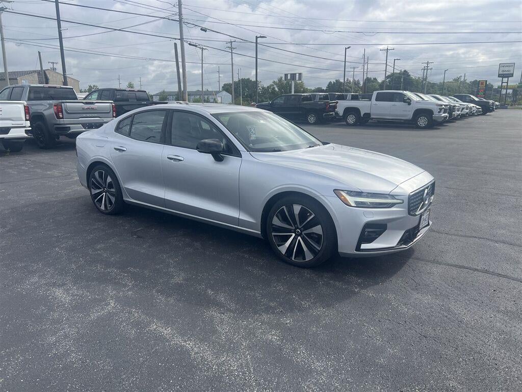 2022 Volvo S60 B5 Momentum