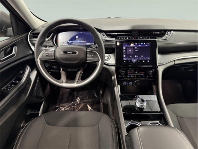 2023 Jeep Grand Cherokee Laredo 4x4