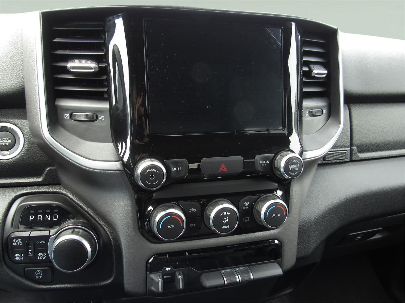 2022 RAM 1500 Big Horn Crew Cab 4x4 5'7' Box