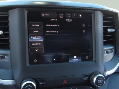2023 RAM 1500 Big Horn Crew Cab 4x4 5'7' Box