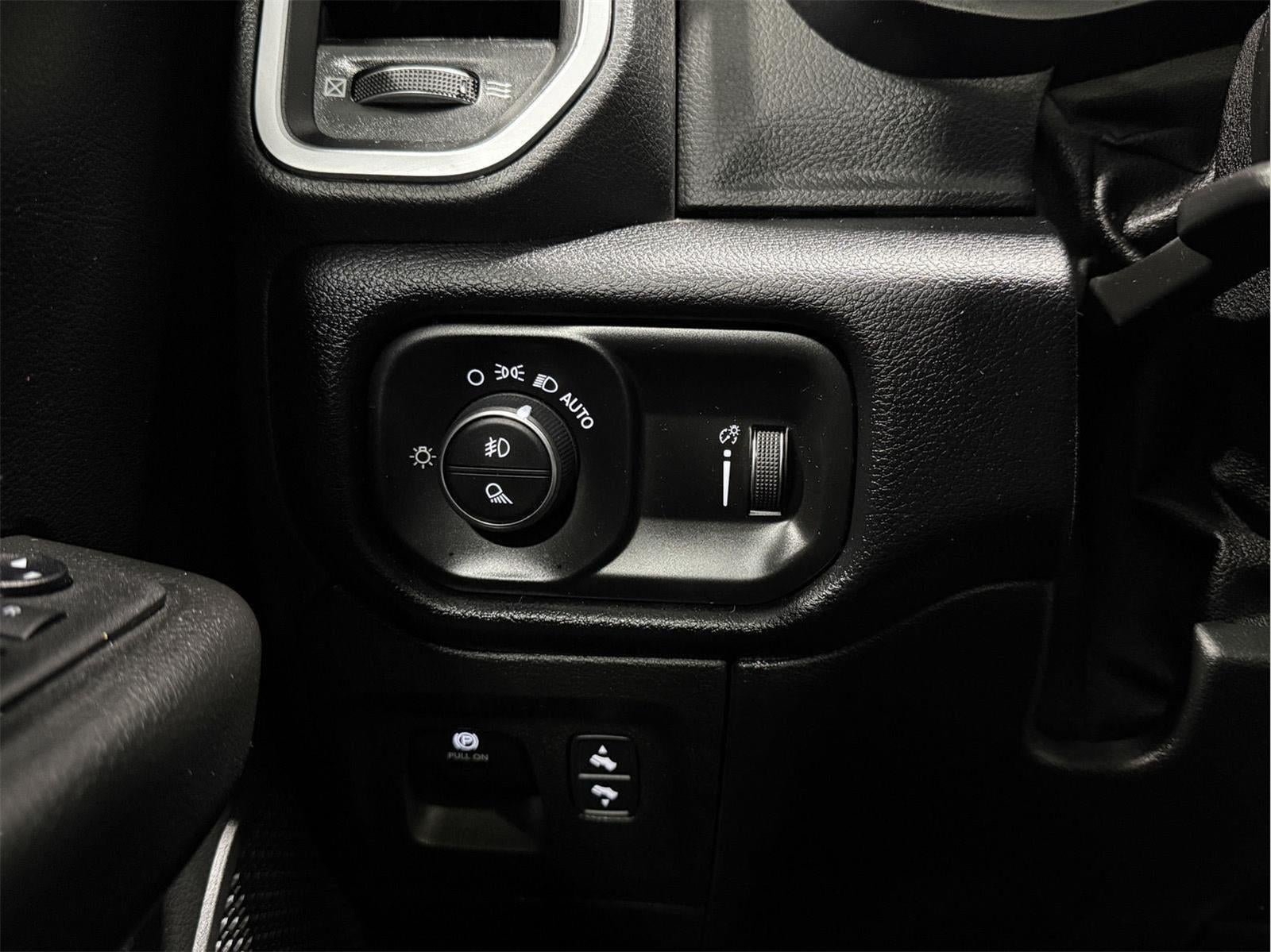 2022 RAM 1500 Big Horn Crew Cab 4x4 5'7' Box