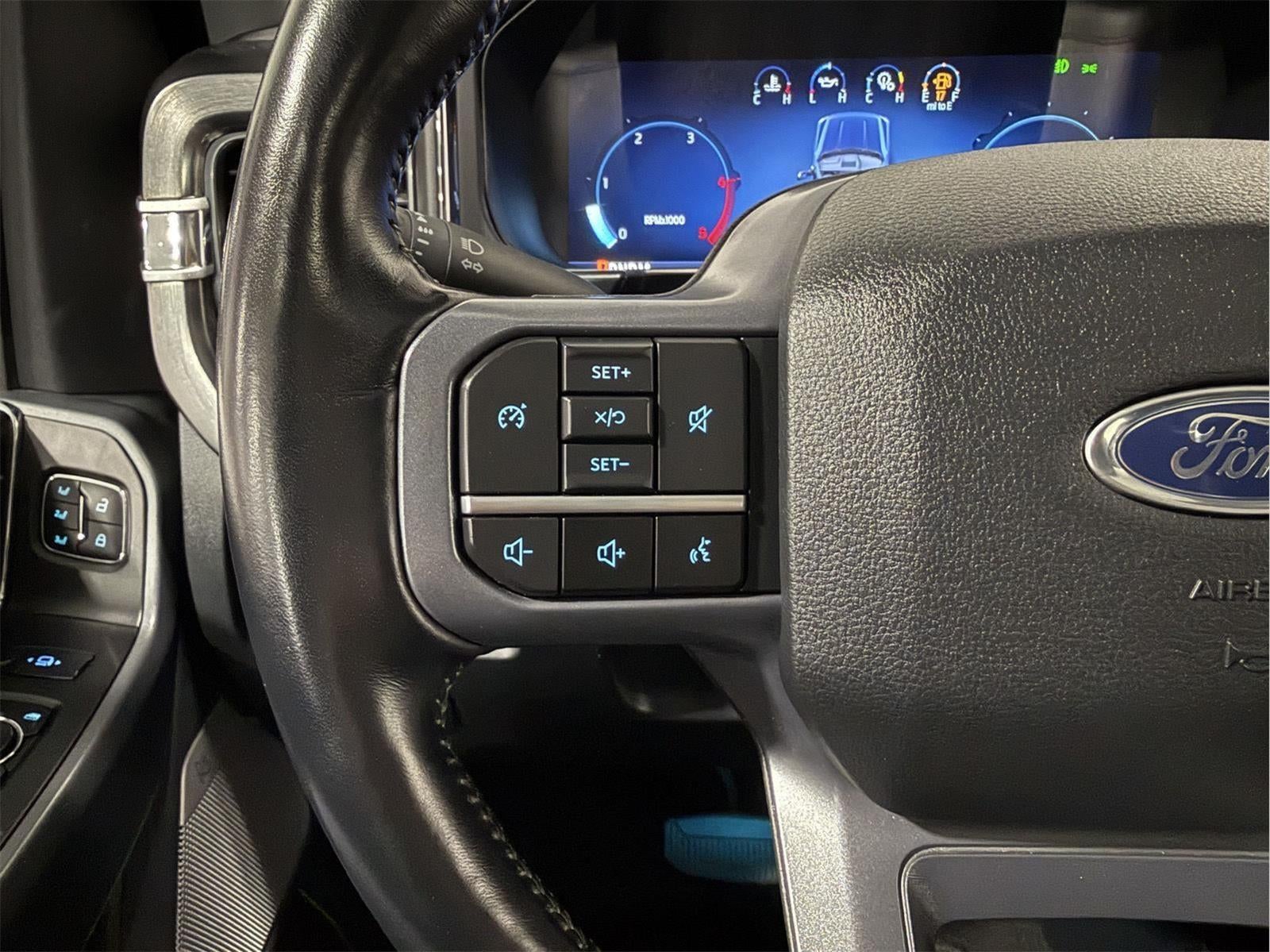 2023 Ford Super Duty F-450 DRW LARIAT
