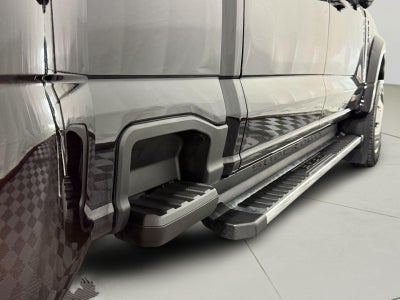 2023 Ford Super Duty F-450 DRW LARIAT