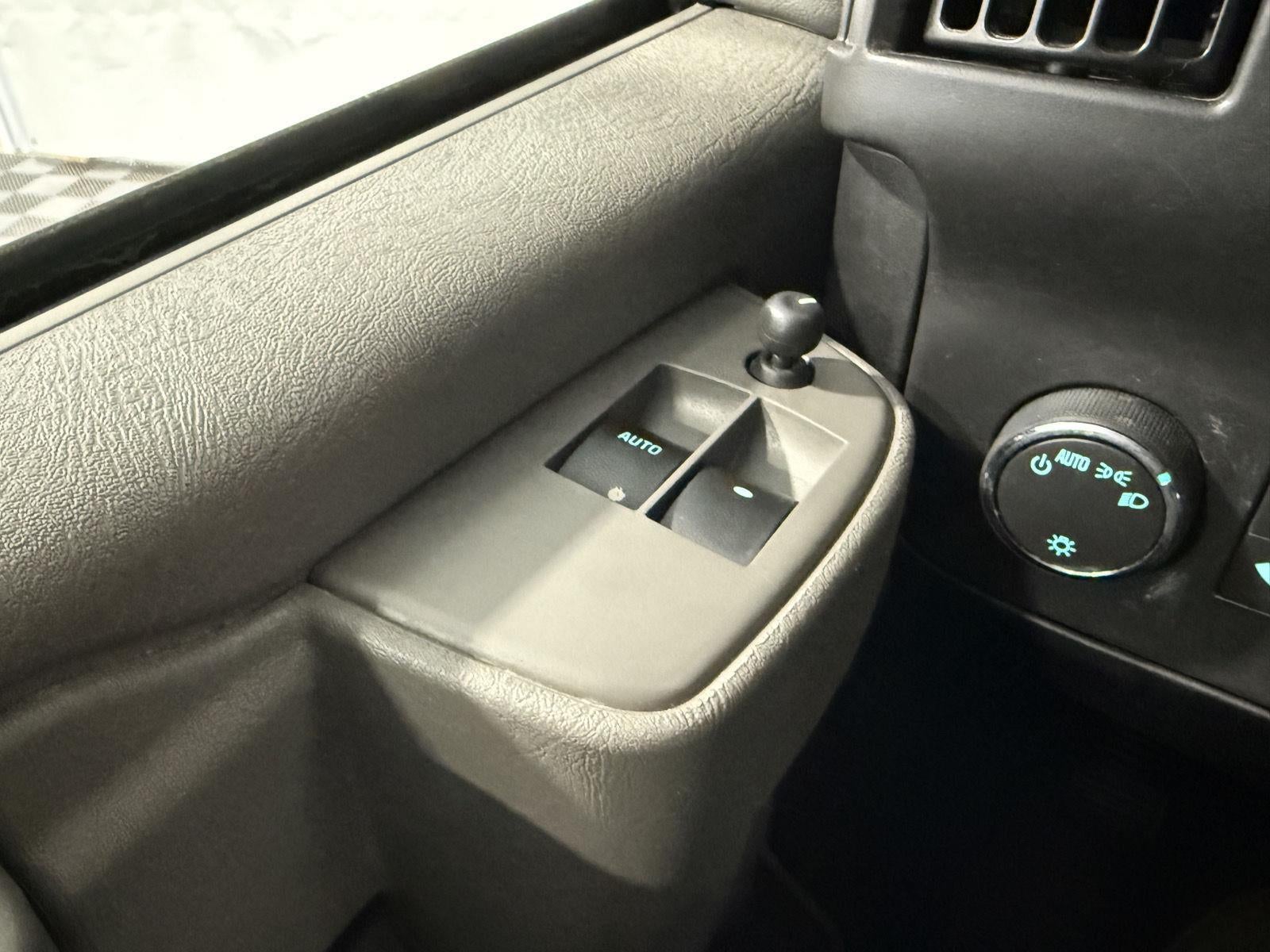 2024 Chevrolet Express Cargo RWD 2500 Regular Wheelbase WT