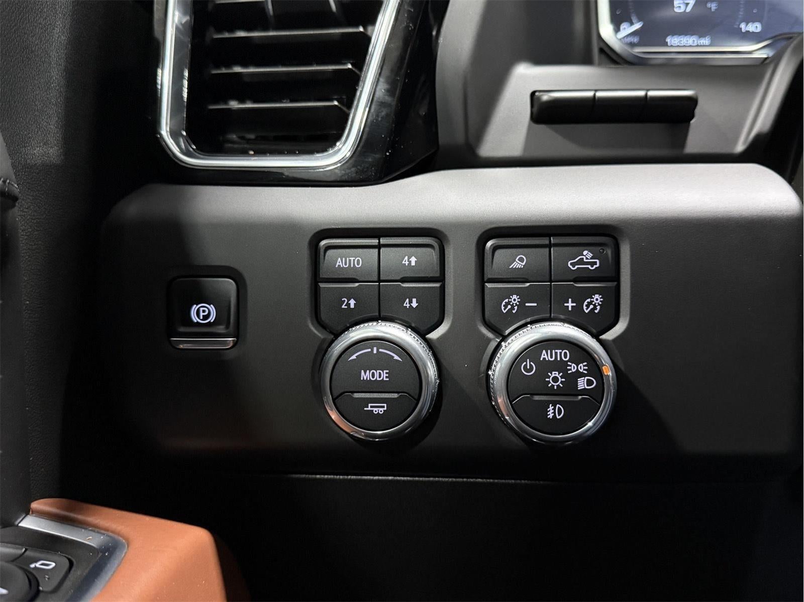 2025 GMC Sierra 2500HD Crew Cab, Standard Bed, Denali Ultimate, 4WD