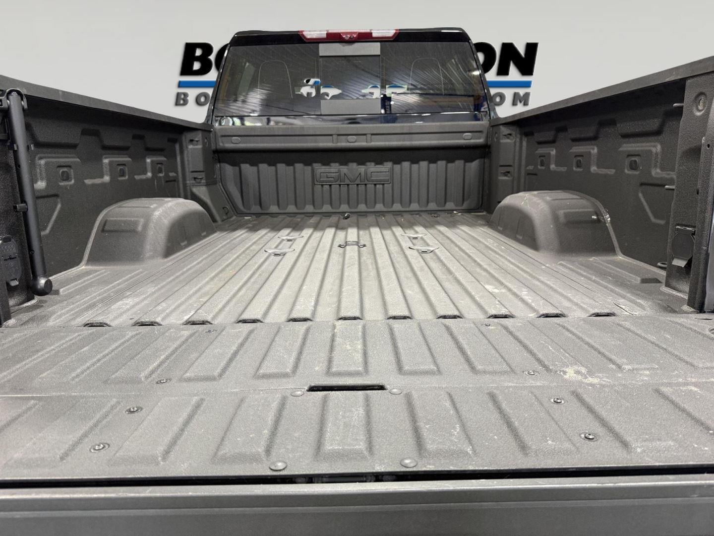 2025 GMC Sierra 2500HD Crew Cab, Standard Bed, AT4X, 4WD