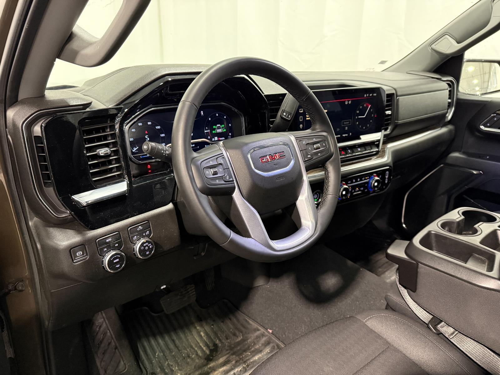 2024 GMC Sierra 1500 4WD Crew Cab Short Box Elevation with 3VL