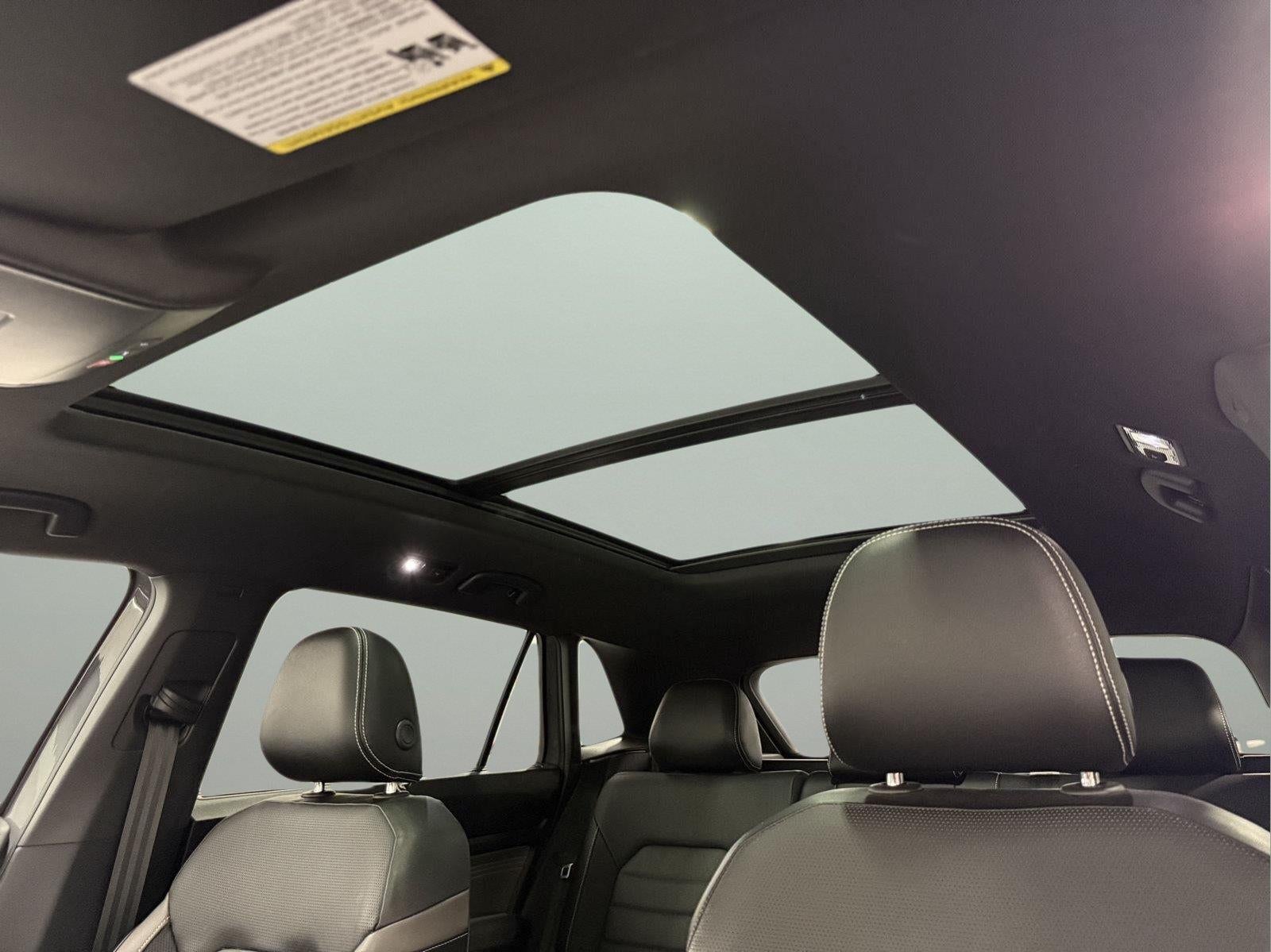 2022 Volkswagen Atlas Cross Sport 3.6L V6 SEL Premium R-Line