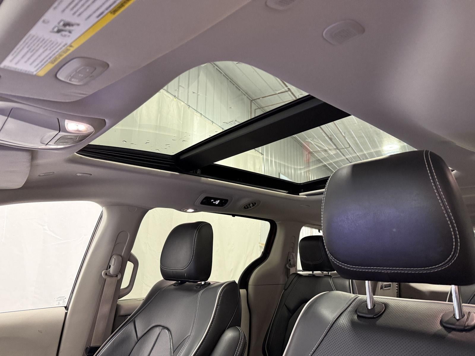 2022 Chrysler Pacifica Limited AWD