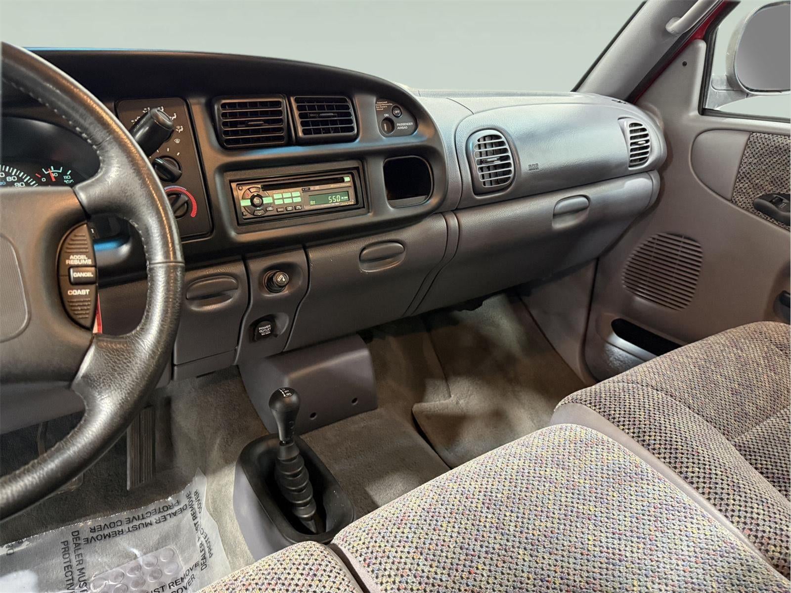 1999 Dodge Ram 1500 2dr Club Cab 139 WB 4WD