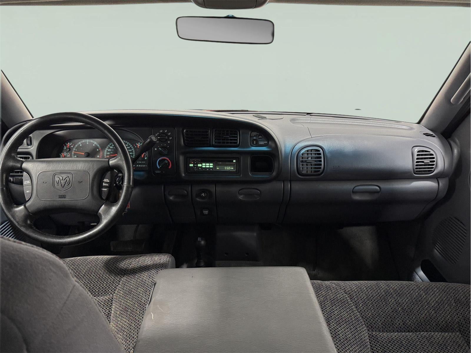 1999 Dodge Ram 1500 2dr Club Cab 139 WB 4WD