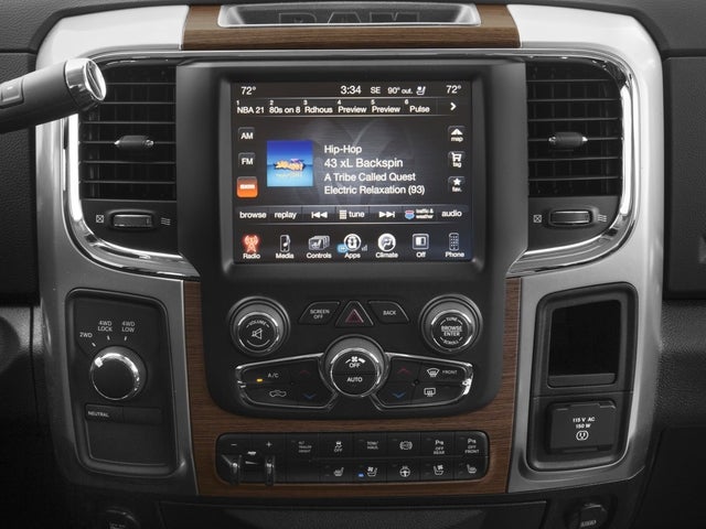 2017 RAM 3500 Laramie Crew Cab 4x4 8' Box