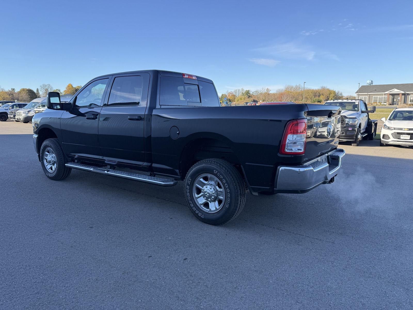 2024 RAM 2500 Tradesman Crew Cab 4x4 6'4' Box