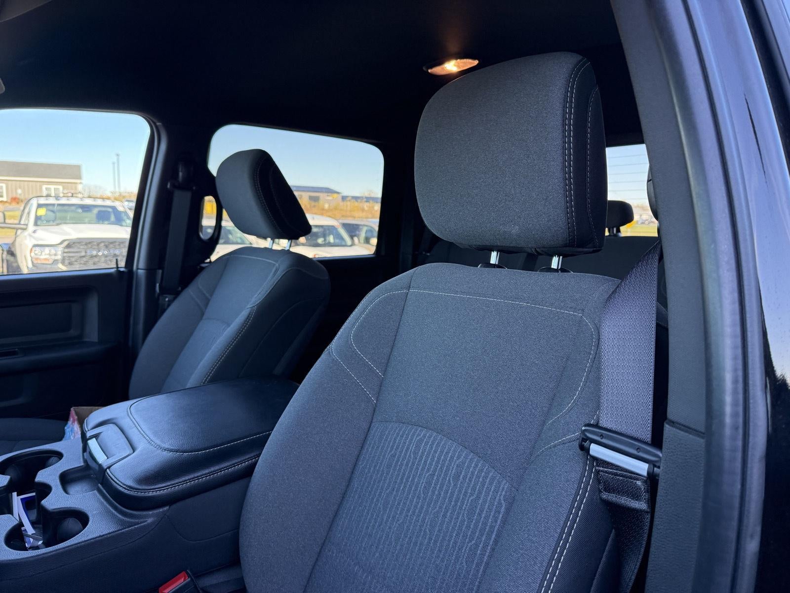 2024 RAM 2500 Tradesman Crew Cab 4x4 6'4' Box