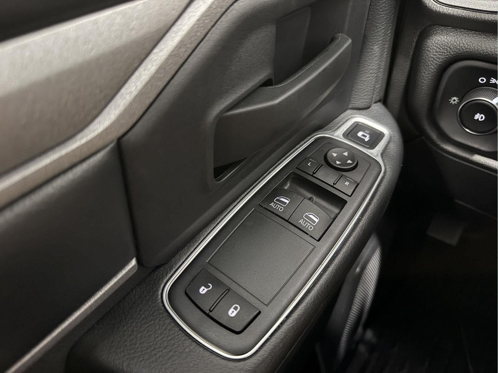 2024 RAM 5500 Chassis Tradesman/SLT