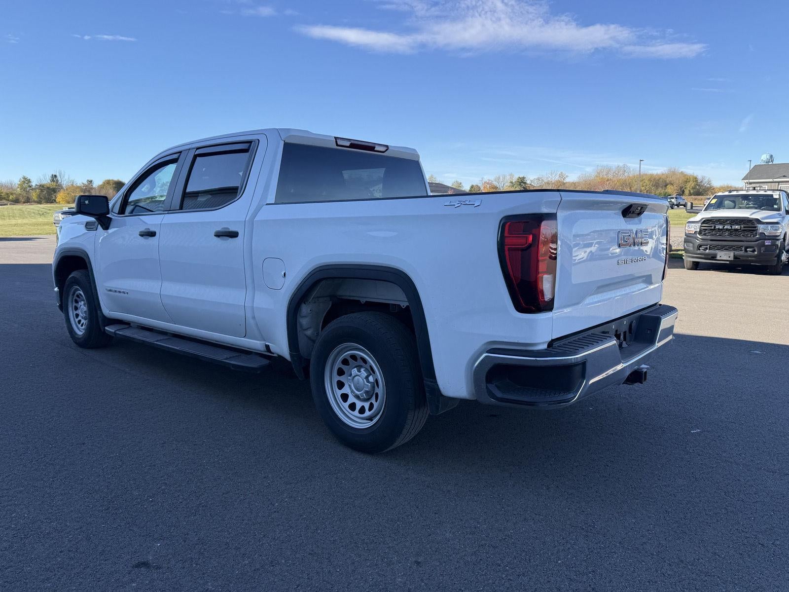 2023 GMC Sierra 1500 4WD Crew Cab Short Box Pro