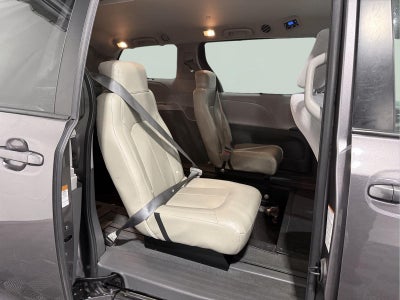 2020 Toyota Sienna LE